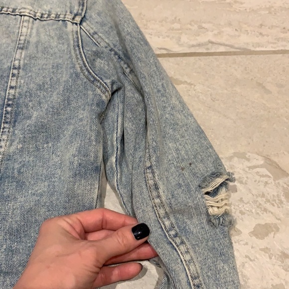 FREE PEOPLE DISTRESSED DENIM CROPPED JACKET SIZE XS - Picture 5 of 6
